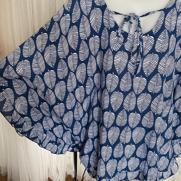 Stunning Poncho, swimsuit cover, bohemian, beachy Size OS - Picture 3 of 9